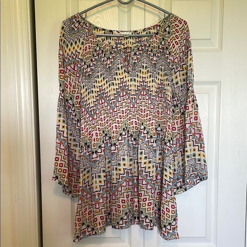 Women’s Spenser XL geometric tunic. Lightweight scoop neck stretchy bodice multi
